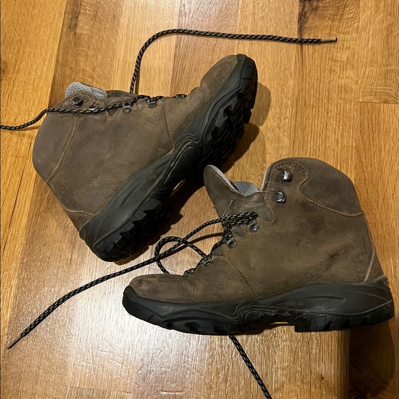 SCARPA Hiking Boots - Picture 7 of 9